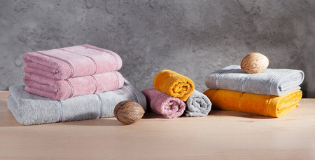 RĘCZNIK MARI (12) 70 X 140 CM OLIWKOWY