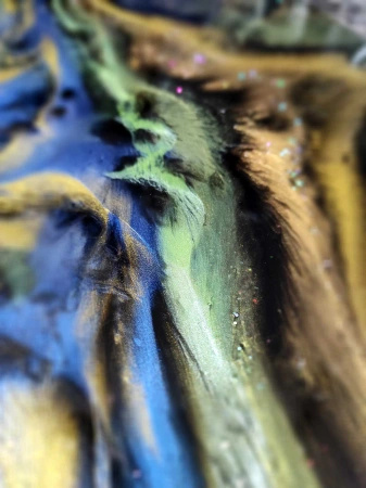 Obraz abstrakcyjny 50/50cm Złota droga ręcznie malowany na płótnie z wykorzystaniem żywicy epoksydowej