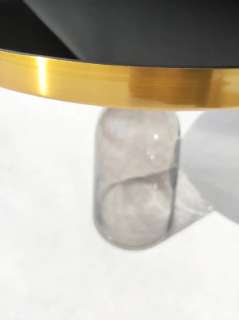 Stolik kawowy glamour Bottle Table 50/53cm szaro-złoty osadzony na szklanej nodze