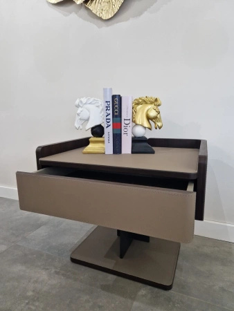 Szafka nocna Lorenzo skóra naturalna fango 55x42x47cm