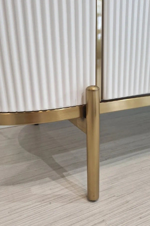 Komoda biała Marion glamour ryflowana ze złoceniami