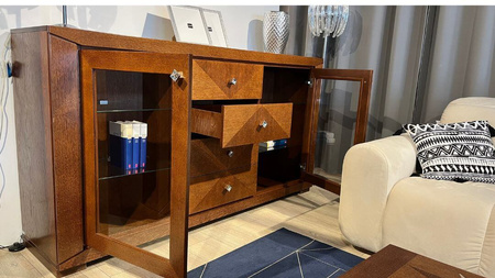 Komoda przeszklona dąb kasztanowy 185x100x43 cm z intarsją CUBE