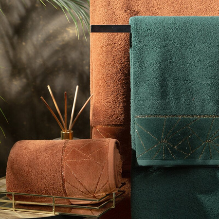 RĘCZNIK CLEO (06) 70 X 140 CM CIEMNOZIELONY