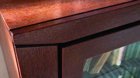 Komoda 185 cm przeszklona z intarsją dąb kasztanowy CUBE