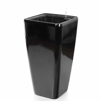 Modena Glossy funkcjonalna donica w kolorze czarnym z wkładem nawadniającym 30x30x56