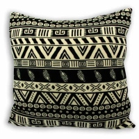 Poduszka dekoracyjna w etniczne biało-czarne wzory 45x45