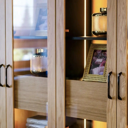 Elegancka biblioteczka 4-drzwiowa 206 cm Ambasador