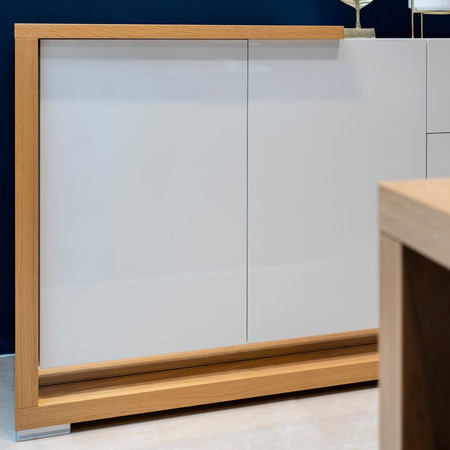 Komoda minimalistyczna biały połysk/dąb naturalny 205x94x46 cm PORTO STANDARD