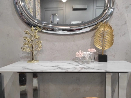 Konsola Madera 36/76/122cm w stylu glamour z białym marmurowym blatem o srebrnym stelażu