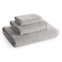 RĘCZNIK LARI (10) 70 X 140 CM JASNOSREBRNY