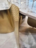 Stolik kawowy glamour Coccodrillo L glamour z blatem ze spieku osadzony na złotym stelażu 90/90/42 cm