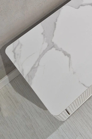 Szafka nocna glamour Violino o biało-złotym wykończeniu