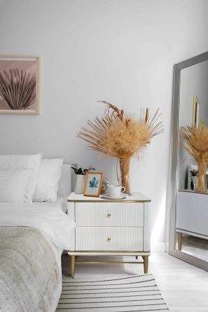 Szafka nocna glamour Violino o biało-złotym wykończeniu