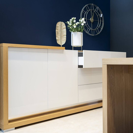Komoda minimalistyczna biały połysk/dąb naturalny 205x94x46 cm PORTO STANDARD